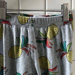 🍍Hanna Andersson Kids Pajama Set with Pineapple Print - Gray